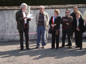 Lire la suite à propos de l’article Inauguration d’une place Mis et Thiennot sur la commune de Thenay (36)