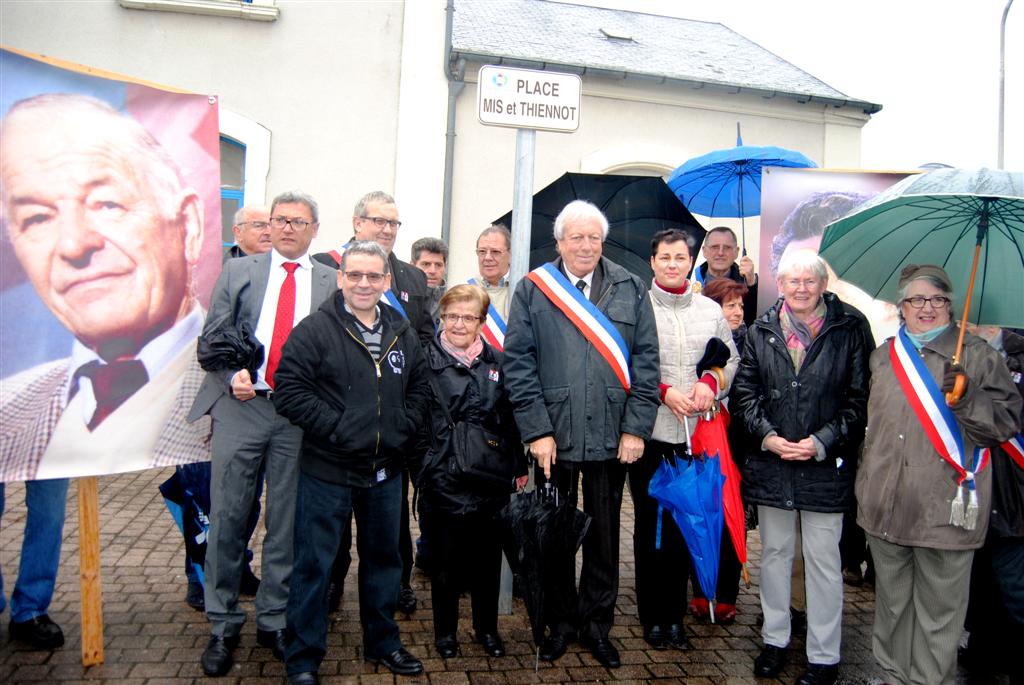 Lire la suite à propos de l’article Une Place Mis & Thiennot à Saint-Florent-sur-Cher (18400)